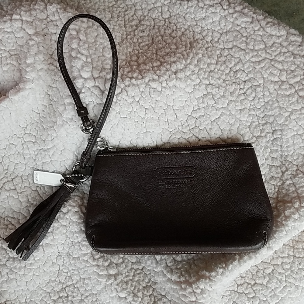 Coach wristlet!! Like new!